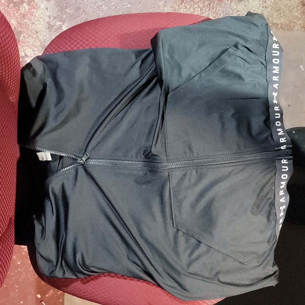 Under Armour Heat Gear ZIp Up lightweight Hoodie. Size XL
